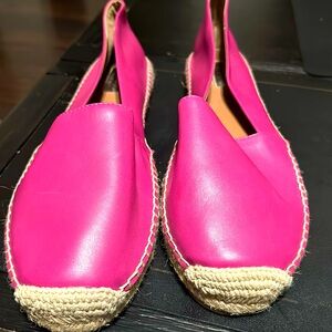Women’s size 12 Fuchsia Halogen
